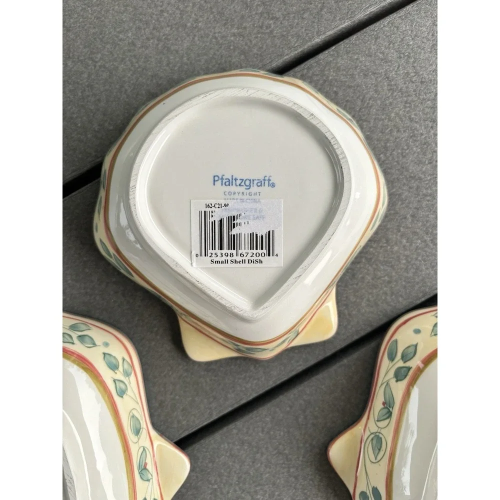 Vintage Pfaltzgraff French Quarter Shell Shaped Stoneware Dishes - Set of 3